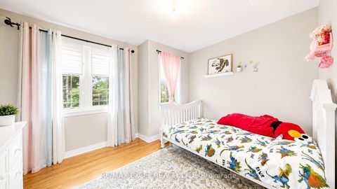 Photo 22 at 176 Sir Sanford Fleming Way, Patterson, Vaughan