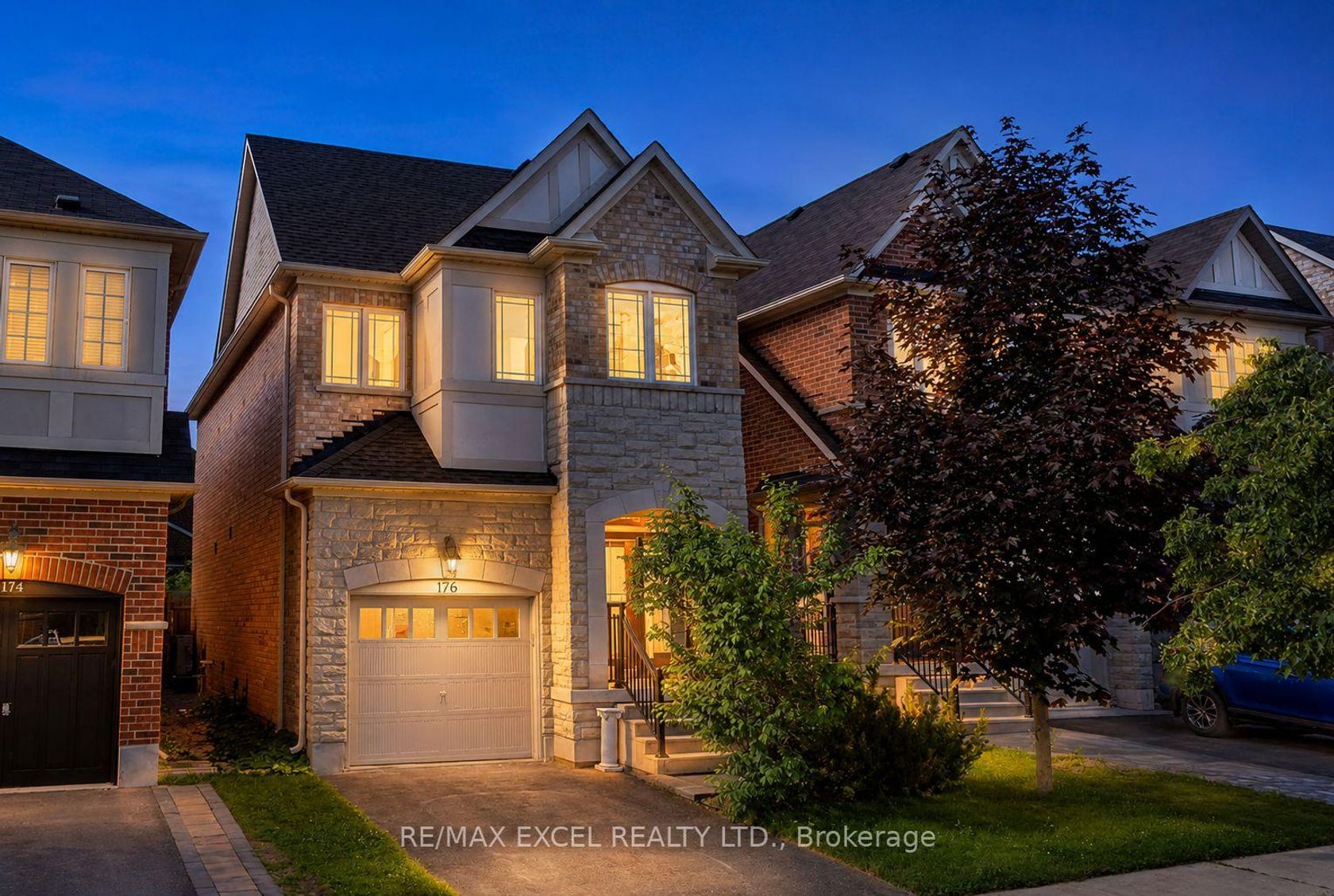 176 Sir Sanford Fleming Way, Patterson, Vaughan photo number 2