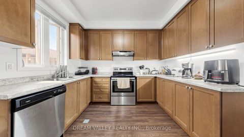 Photo 11 at 138 Cleanside Road, Birchmount, Toronto