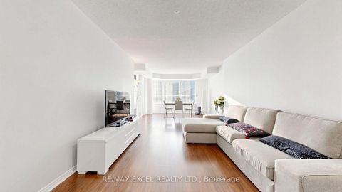 Photo 6 at 718 - 11 Townsgate Drive, Yorkhill, Vaughan