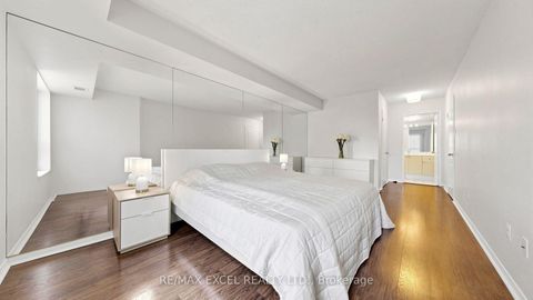 Photo 20 at 718 - 11 Townsgate Drive, Yorkhill, Vaughan
