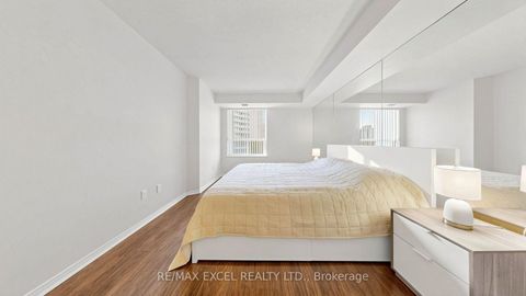 Photo 21 at 718 - 11 Townsgate Drive, Yorkhill, Vaughan