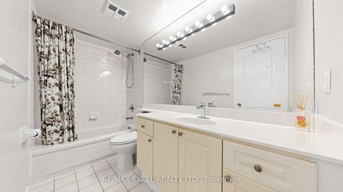 Photo 22 at 718 - 11 Townsgate Drive, Yorkhill, Vaughan
