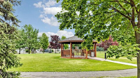 Photo 36 at 718 - 11 Townsgate Drive, Yorkhill, Vaughan