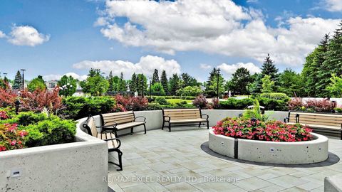 Photo 38 at 718 - 11 Townsgate Drive, Yorkhill, Vaughan