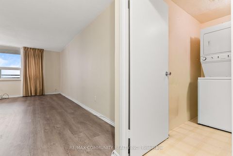 Photo 3 at 2205 - 1350 York Mills Road, Donalda, Toronto