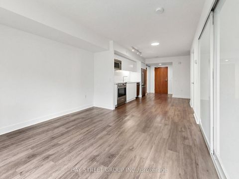 Photo 9 at 316 - 85 Queens Wharf Road, Waterfront Communities C1, Toronto