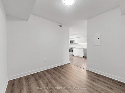 Photo 15 at 316 - 85 Queens Wharf Road, Waterfront Communities C1, Toronto