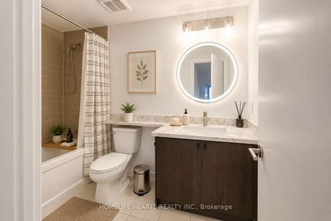 Photo 4 at 309 - 35 Mariner Terrace, Waterfront Communities C1, Toronto