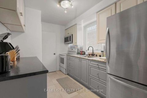 Photo 6 at 39 Churchill Avenue, Willowdale West, Toronto