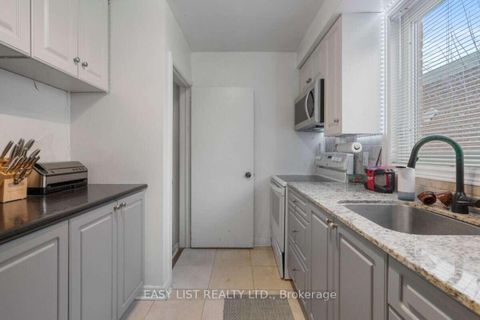Photo 7 at 39 Churchill Avenue, Willowdale West, Toronto