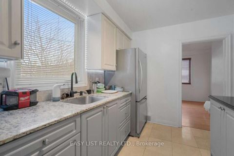 Photo 8 at 39 Churchill Avenue, Willowdale West, Toronto