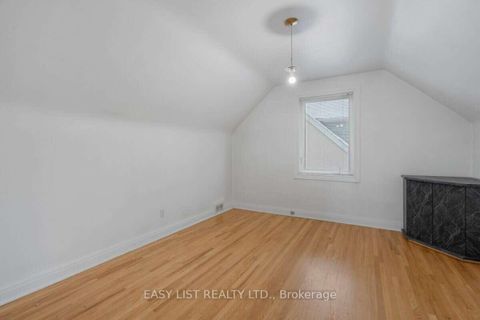 Photo 11 at 39 Churchill Avenue, Willowdale West, Toronto