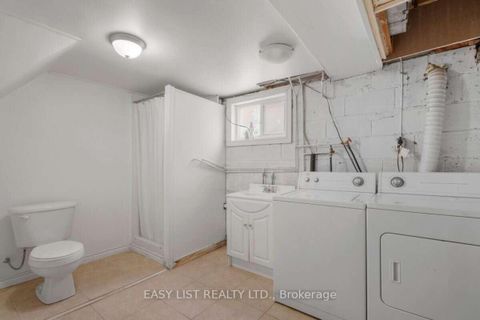 Photo 13 at 39 Churchill Avenue, Willowdale West, Toronto