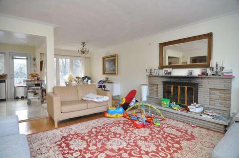 Photo 2 at 43 Churchill Avenue, Willowdale West, Toronto