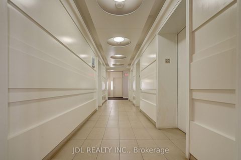 Photo 5 at 2012 - 14 York Street, Waterfront Communities C1, Toronto