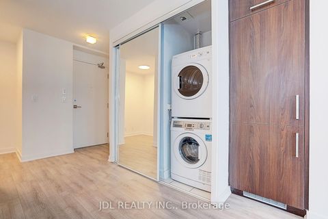 Photo 14 at 2012 - 14 York Street, Waterfront Communities C1, Toronto