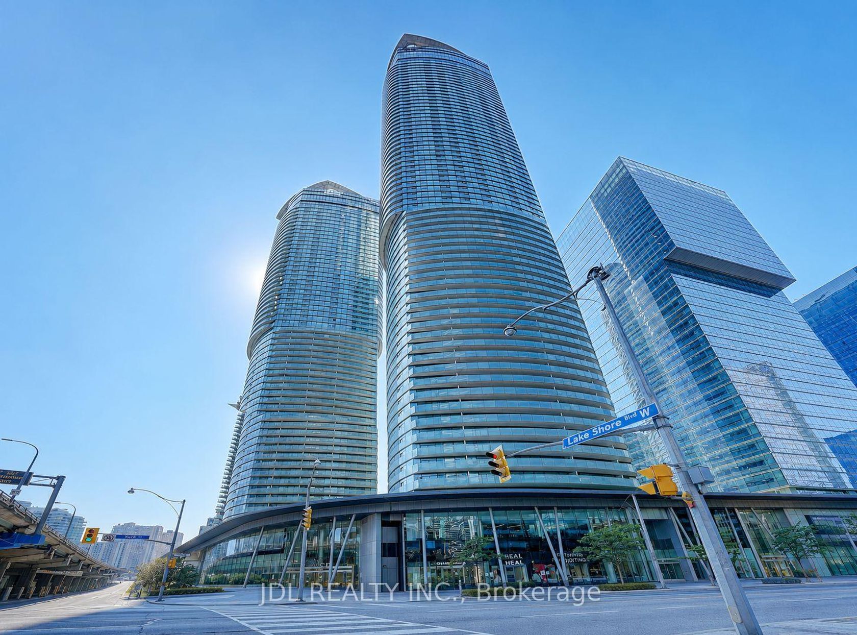 2012 - 14 York Street, Waterfront Communities C1, Toronto photo number 2