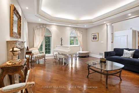 Photo 9 at 161 Renaissance Court, Beverley Glen, Vaughan
