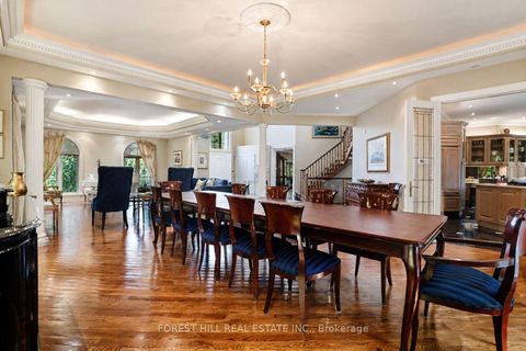 Photo 10 at 161 Renaissance Court, Beverley Glen, Vaughan
