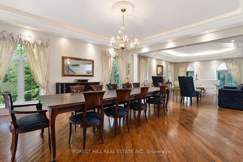 Photo 11 at 161 Renaissance Court, Beverley Glen, Vaughan