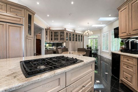 Photo 13 at 161 Renaissance Court, Beverley Glen, Vaughan