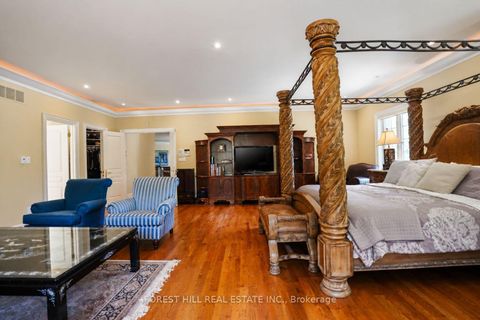 Photo 24 at 161 Renaissance Court, Beverley Glen, Vaughan
