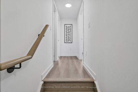 Photo 7 at 137 - 69 Curlew Drive, Donalda, Toronto