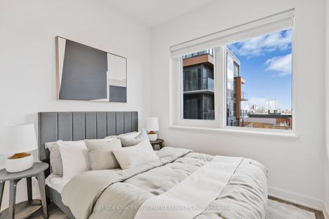 Photo 12 at 137 - 69 Curlew Drive, Donalda, Toronto