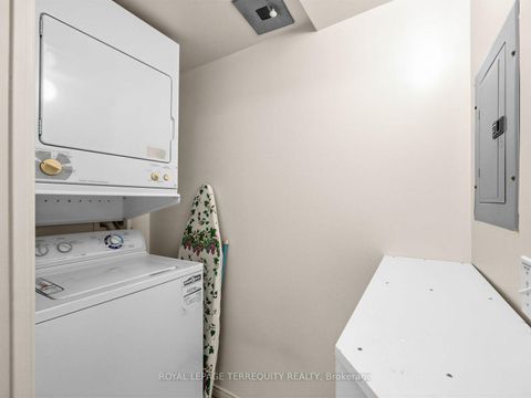 Photo 8 at #1507 - 5001 Finch Avenue E, Agincourt North, Toronto