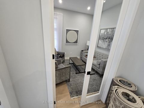Photo 3 at 5 Norbury Crescent, Bendale, Toronto