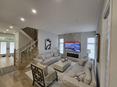Photo 5 at 5 Norbury Crescent, Bendale, Toronto