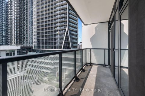 Photo 10 at 703 - 30 Ordnance Street, Niagara, Toronto