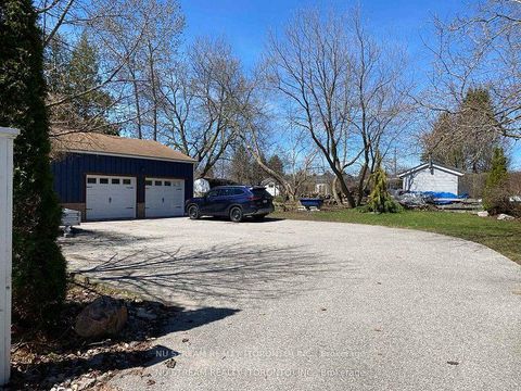 Photo 4 at 552 Big Bay Point Road, Painswick North, Barrie