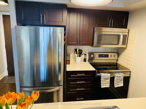 Photo 6 at 927 - 2 Eva Road, Etobicoke West Mall, Toronto