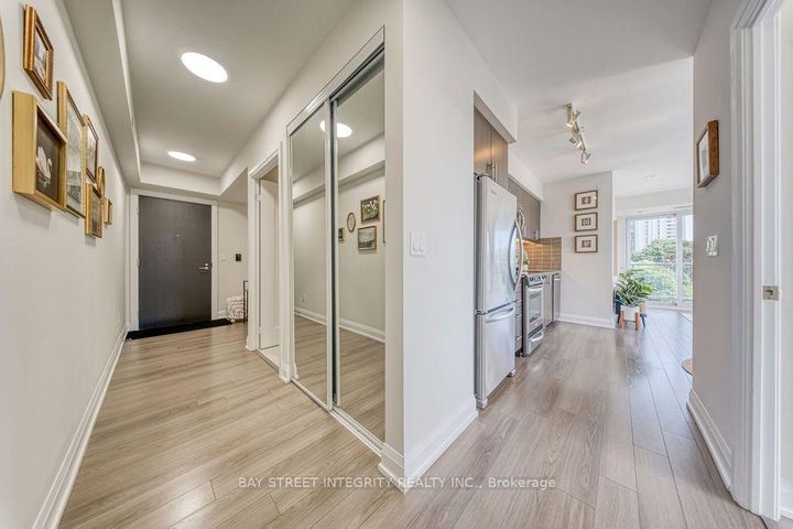 Photo 6 at 909 - 18 Graydon Hall Drive, Donalda, Toronto