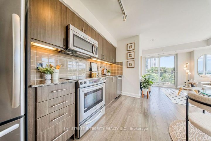 Photo 7 at 909 - 18 Graydon Hall Drive, Donalda, Toronto