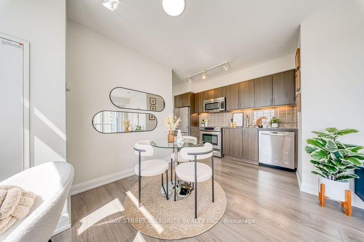 Photo 13 at 909 - 18 Graydon Hall Drive, Donalda, Toronto