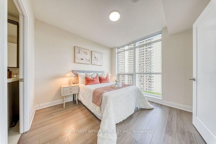 Photo 22 at 909 - 18 Graydon Hall Drive, Donalda, Toronto
