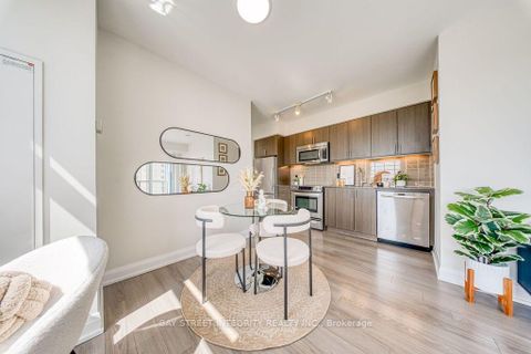 Photo 13 at 909 - 18 Graydon Hall Drive, Donalda, Toronto