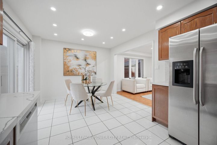 Photo 13 at 25 Skylar Circle, Bram East, Brampton