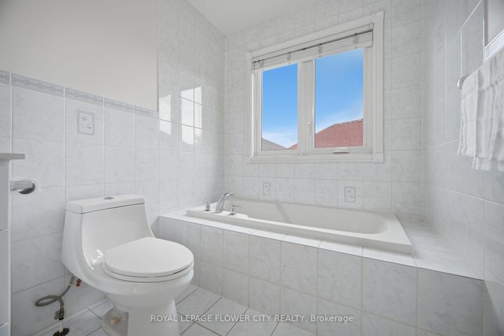 Photo 24 at 25 Skylar Circle, Bram East, Brampton