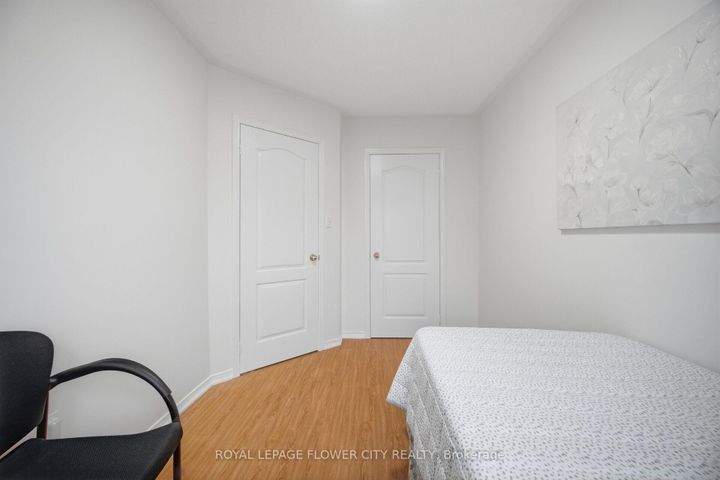 Photo 31 at 25 Skylar Circle, Bram East, Brampton