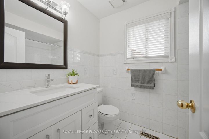 Photo 32 at 25 Skylar Circle, Bram East, Brampton