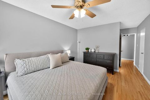 Photo 17 at 2010 - 820 Burnhamthorpe Road, Markland Wood, Toronto