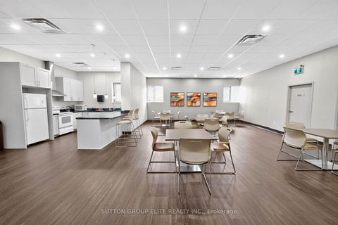 Photo 33 at 2010 - 820 Burnhamthorpe Road, Markland Wood, Toronto
