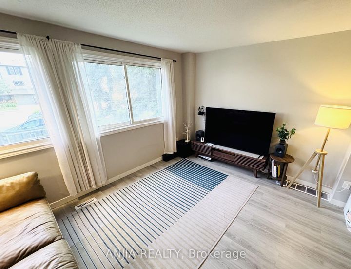Photo 7 at 7 Purple Sageway, Hillcrest Village, Toronto