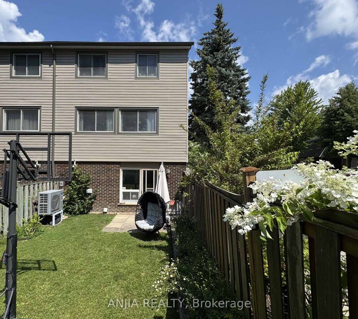 Photo 40 at 7 Purple Sageway, Hillcrest Village, Toronto