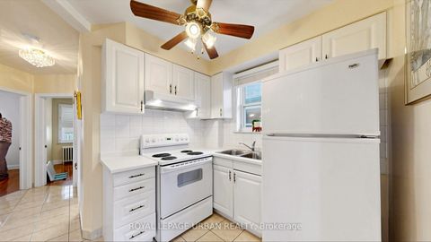 Photo 11 at 202 Virginia Avenue, Lumsden, Toronto