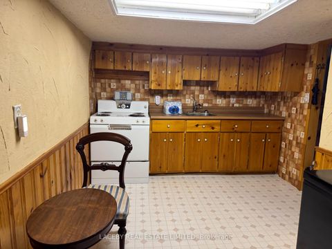 Photo 9 at 82 Mill Street, Mill Pond, Richmond Hill
